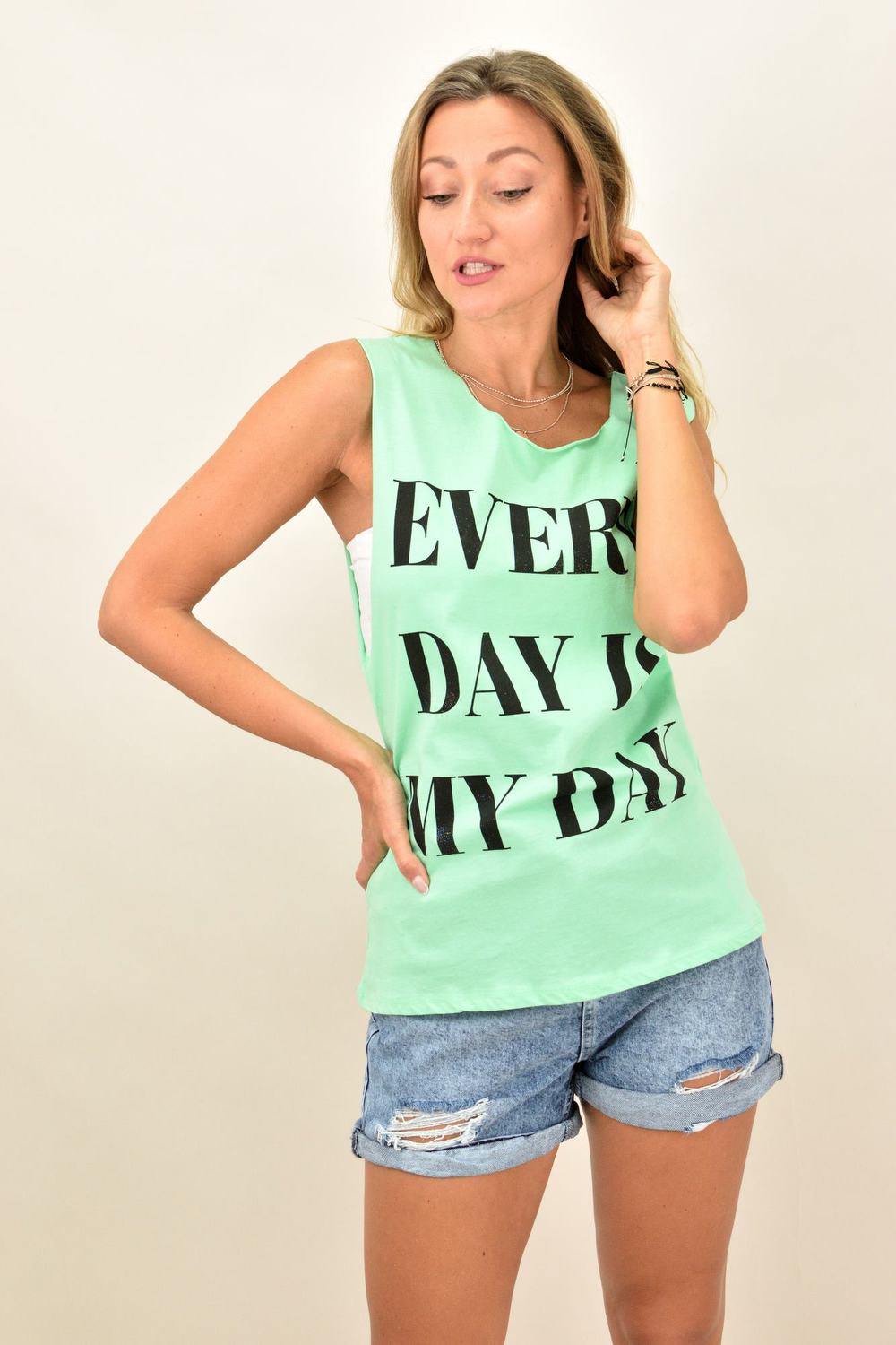 Γυναικείο μπλουζάκι αμάνικο με τύπωμα Πράσινο 10786 φωτογραφία