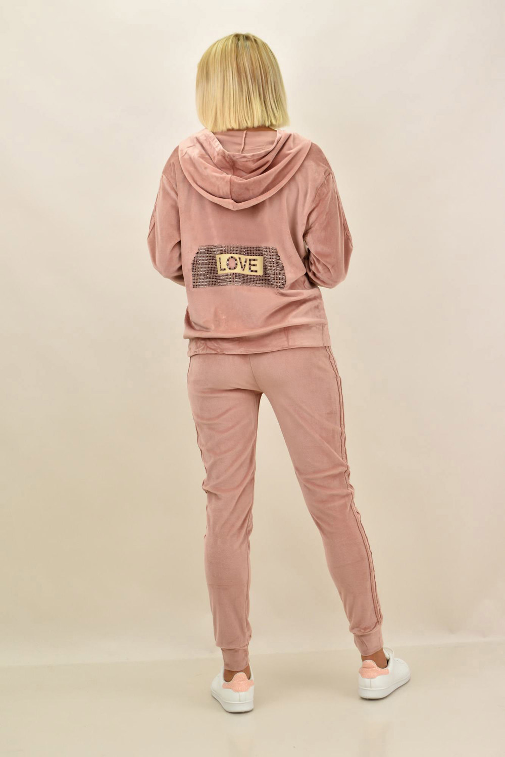 Γυναικείο σετ βελουτέ φόρμα με τύπωμα LOVE Απαλό Ροζ 17820 φωτογραφία