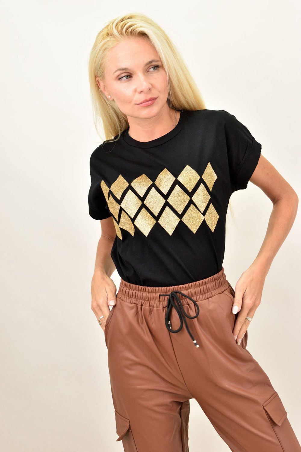 Γυναικείο T-shirt με χρυσό σχέδιο Μαύρο 13269 φωτογραφία