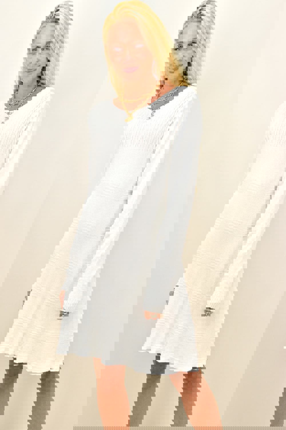 Γυναικείο πλεκτό midi φόρεμα με σχέδιο Λευκό 12864 φωτογραφία