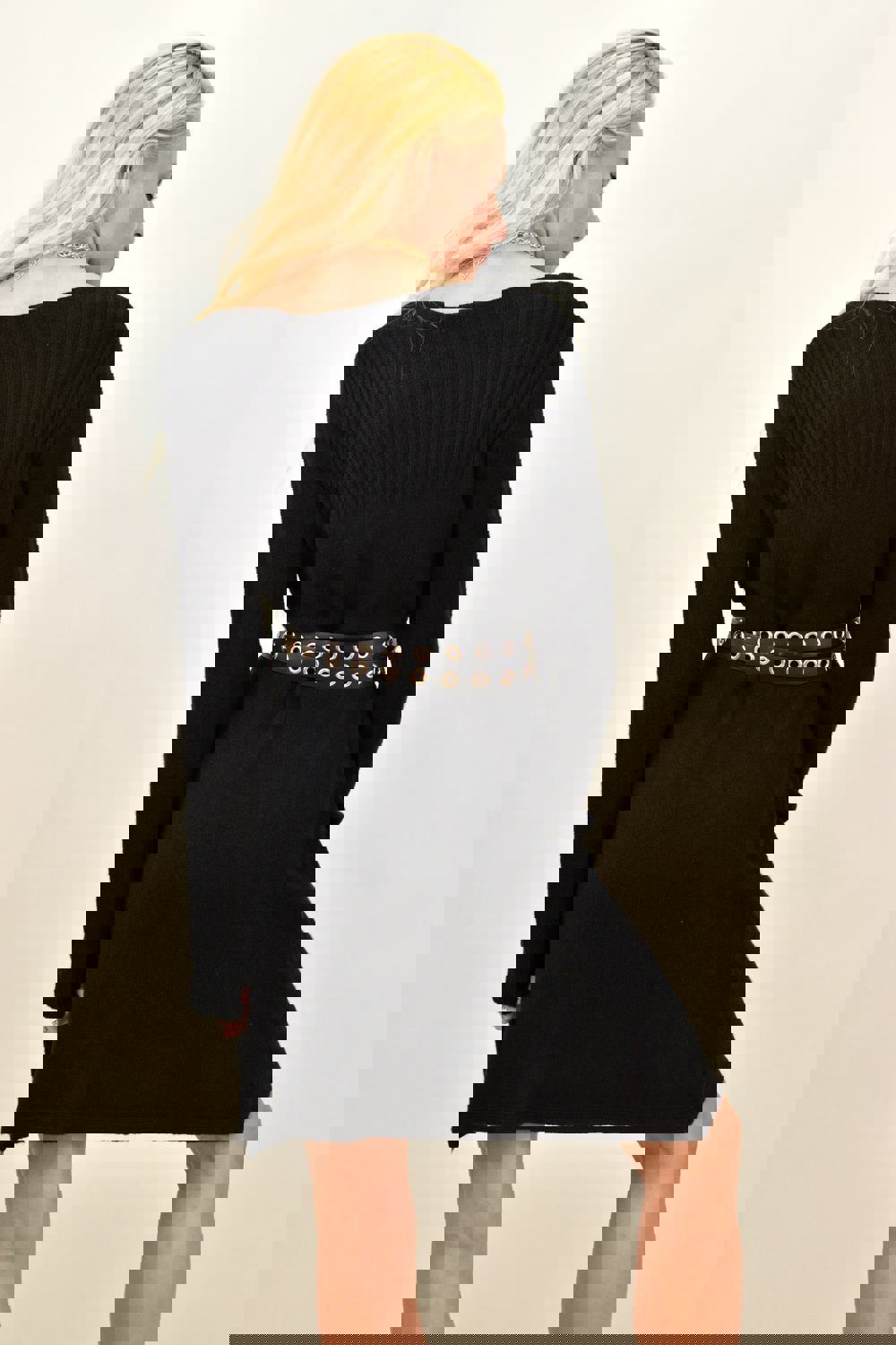 Γυναικείο πλεκτό midi φόρεμα με σχέδιο Μαύρο 12859 φωτογραφία