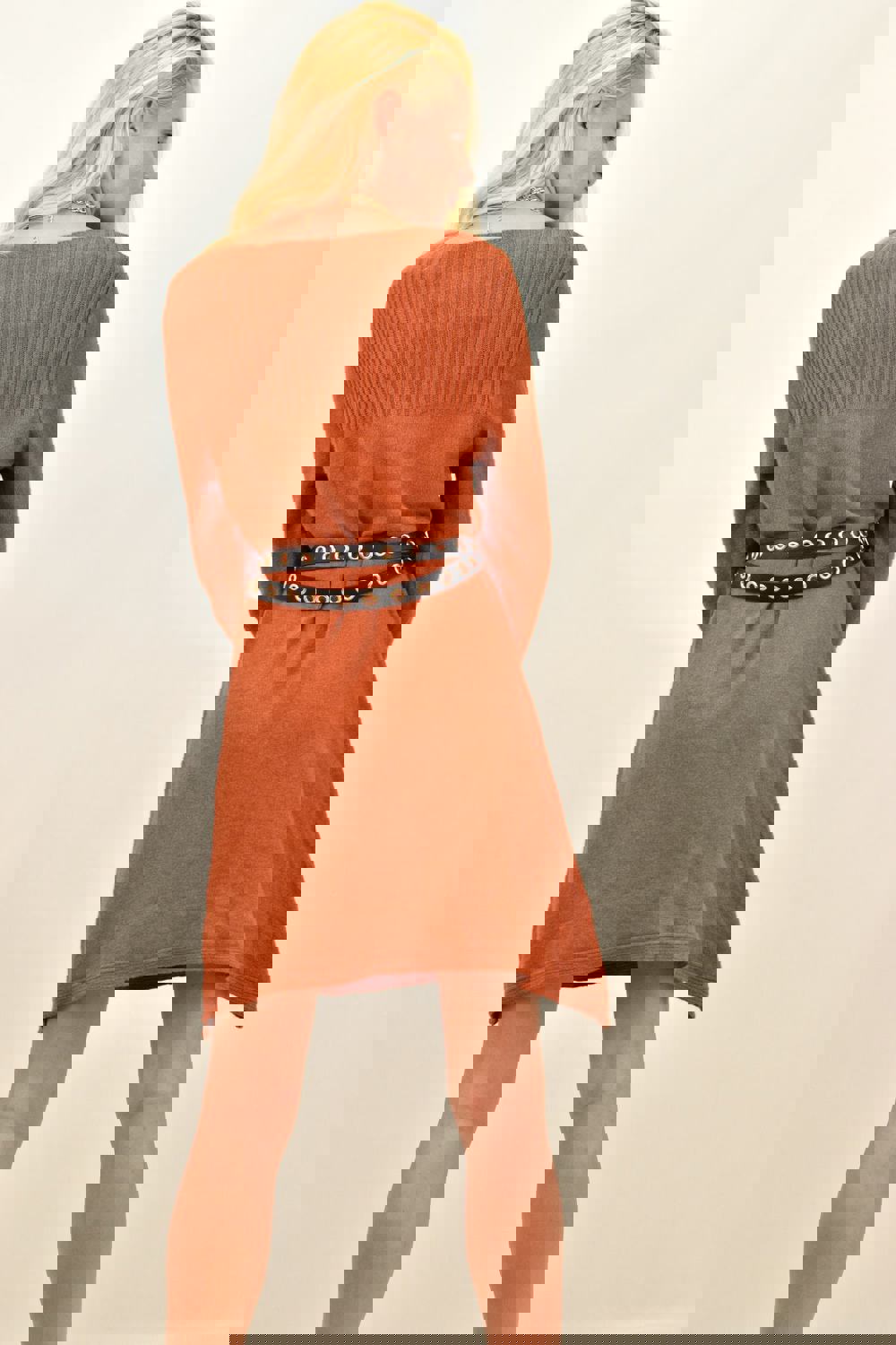 Γυναικείο πλεκτό midi φόρεμα με σχέδιο Κεραμιδί 12865 φωτογραφία