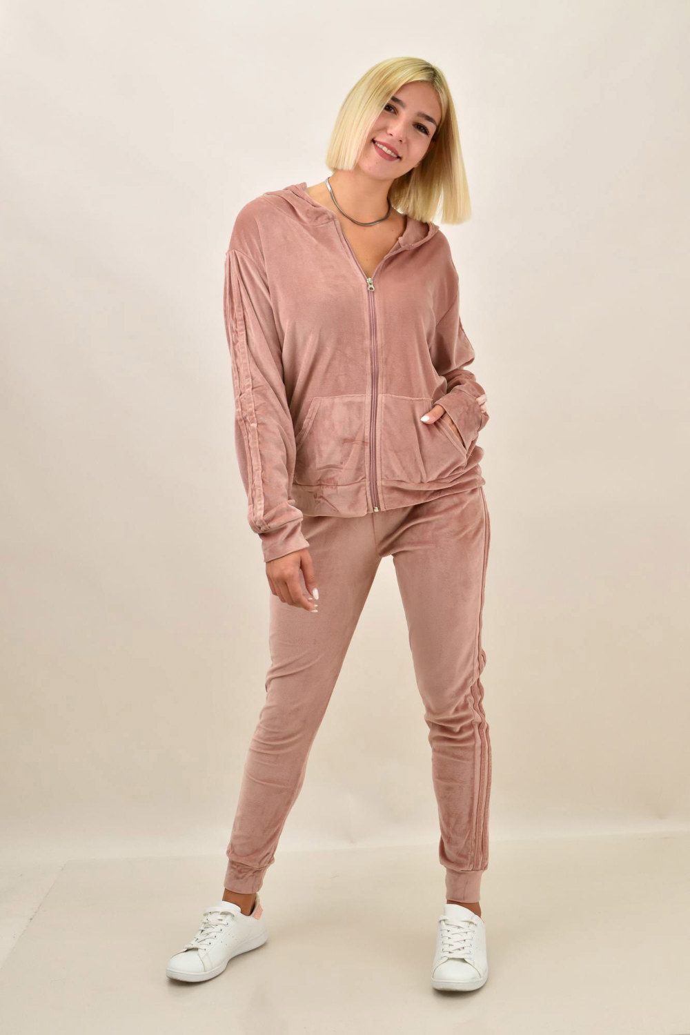 Γυναικείο σετ βελουτέ φόρμα με τύπωμα LOVE Απαλό Ροζ 17820 φωτογραφία