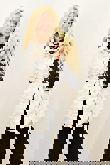  - Γυναικείο αμάνικο μπουφάν με ζώνη σε εκρού