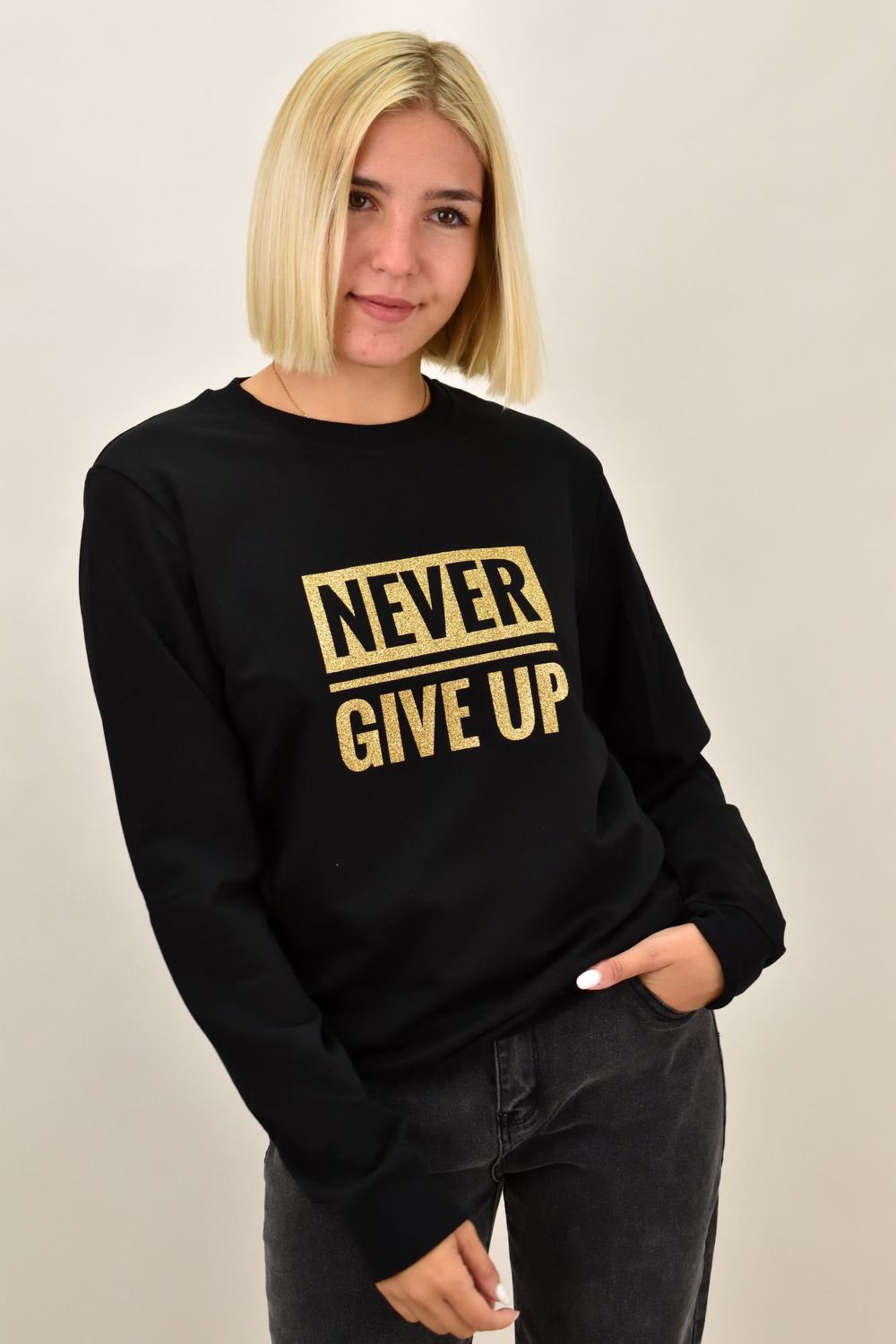 Βαμβακερό φούτερ με τύπωμα NEVER GIVE UP Μαύρο 17601 φωτογραφία