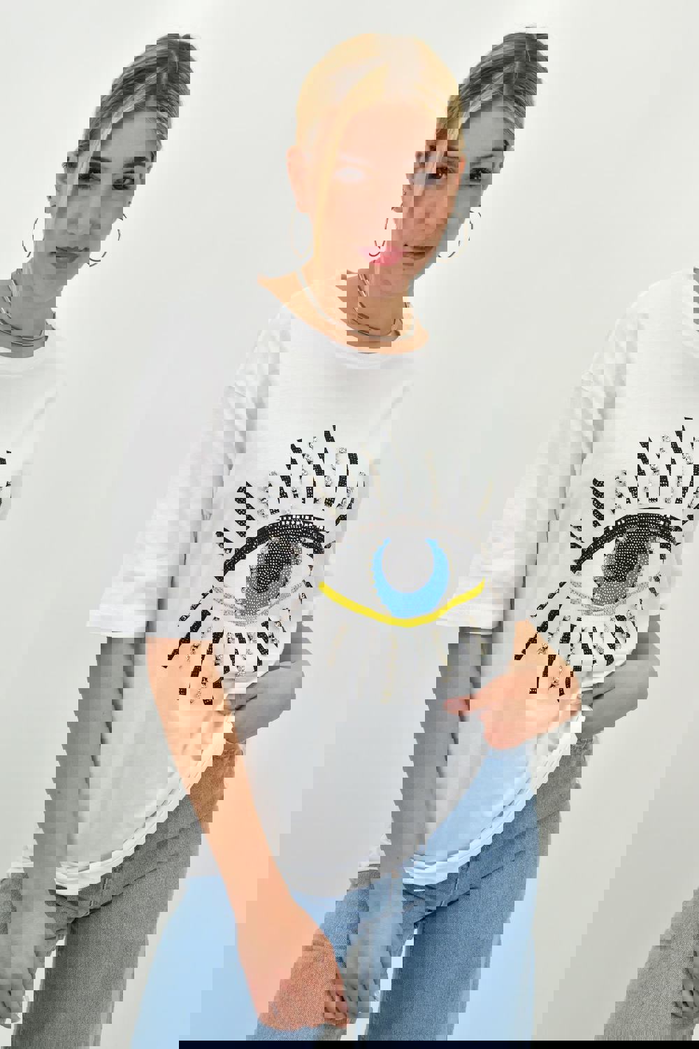 Γυναικείο T-shirt με στρας και σχέδιο μάτι Λευκό 20015 φωτογραφία