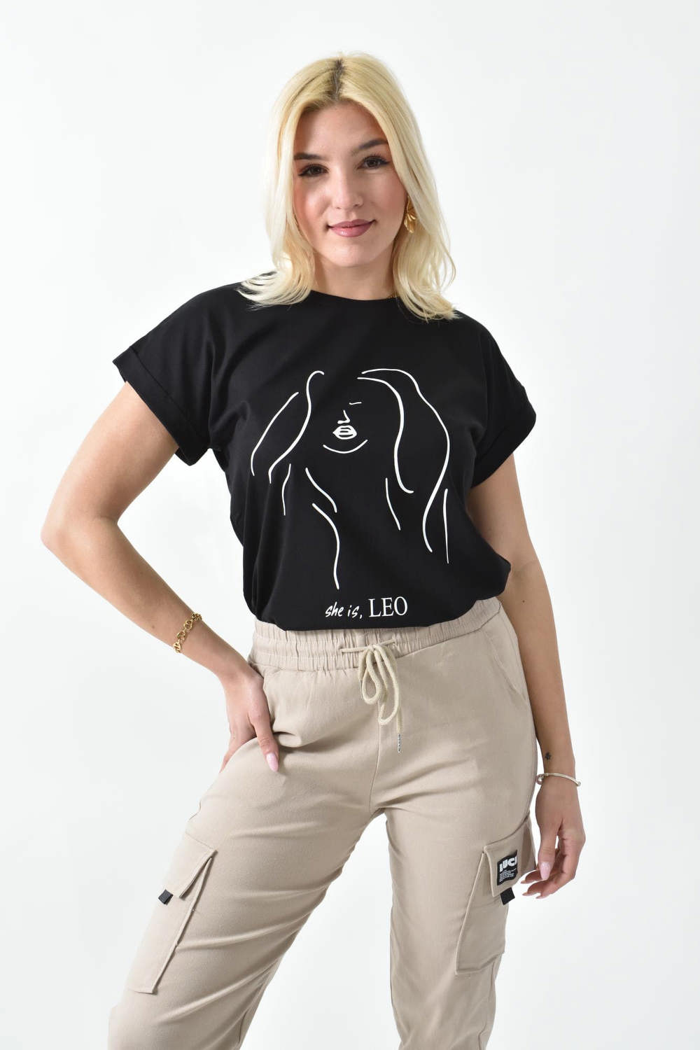 T-shirt με τύπωμα she is LEO Μαύρο 26394 φωτογραφία