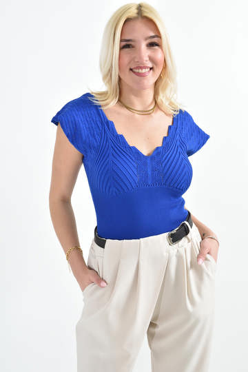  - Πλεκτό τοπ με V ντεκολτέ και ιδιαίτερα μανίκια, καλοκαιρινό σε μπλε ρουά