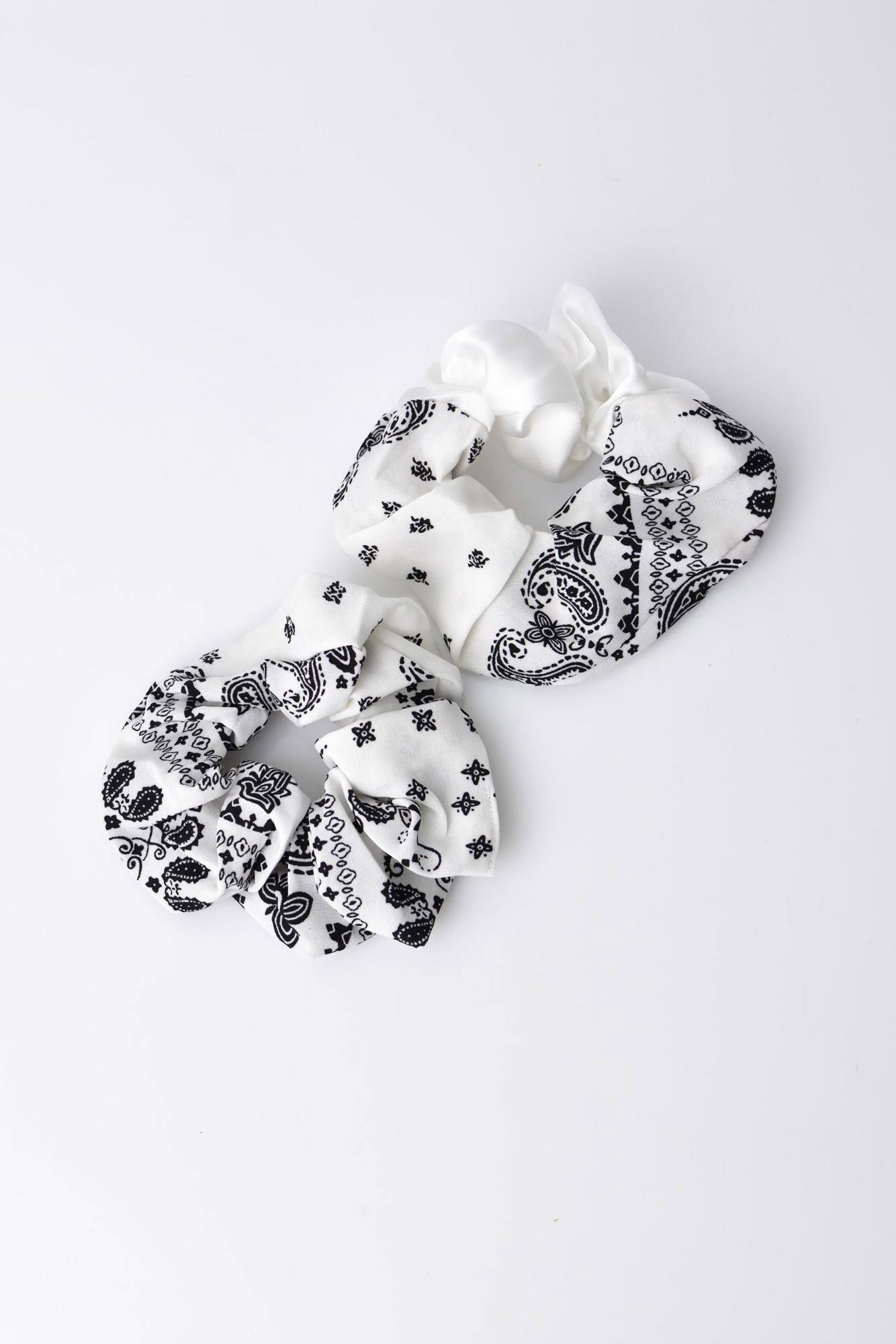 Αξεσουάρ μαλλιών Scrunchies 2 τμχ Λευκό 23252