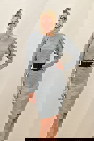  - Γυναικείο κοντό πλεκτό φόρεμα με σούρα στα μακριά μανίκια, γκρι