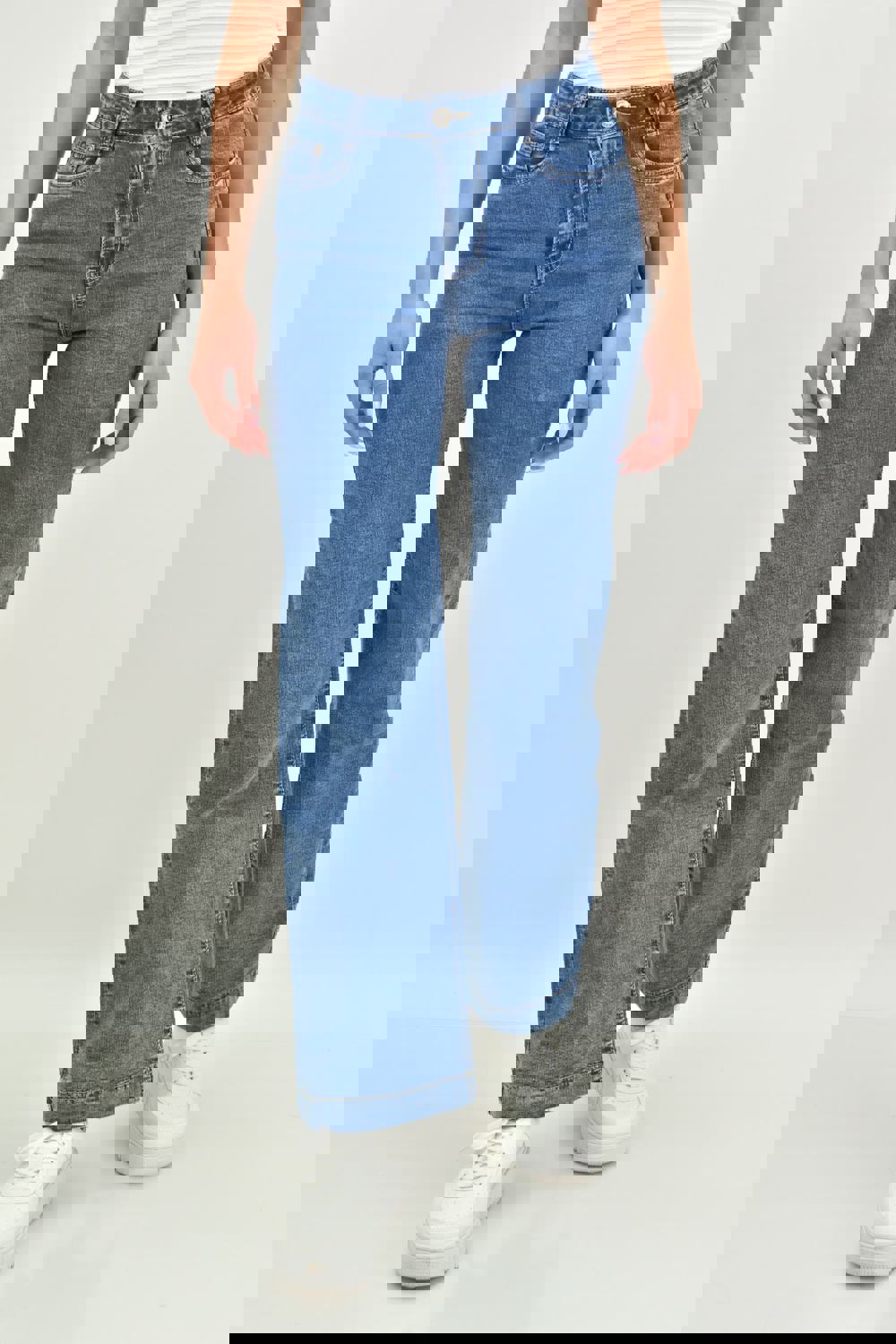 Τζιν παντελόνι loose και τελείωμα καμπάνα Μπλε Τζιν 8976 φωτογραφία