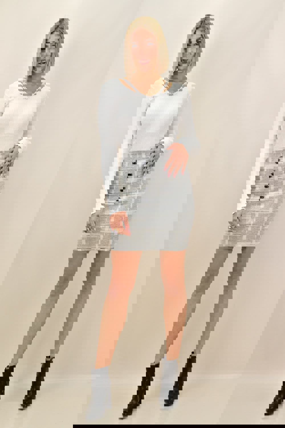 Μίντι καρό φούστα με κουμπιά Γκρι 18528 φωτογραφία