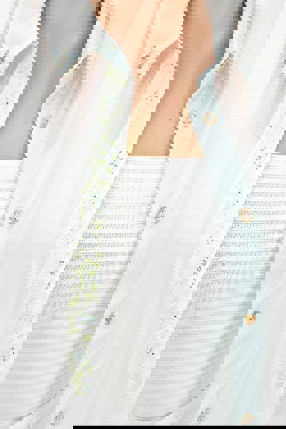 Γυναικείο πουκάμισο με κεντητές λεπτομέρειες Εκρού 19605 φωτογραφία