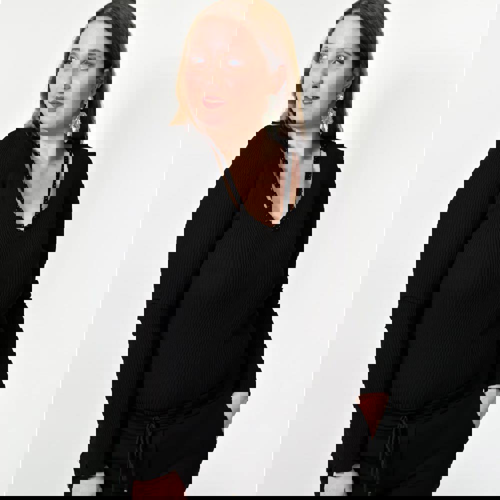 Γυναικείο Plus τοπ με άνοιγμα στο μπούστο και πέρλες Μαύρο 21923