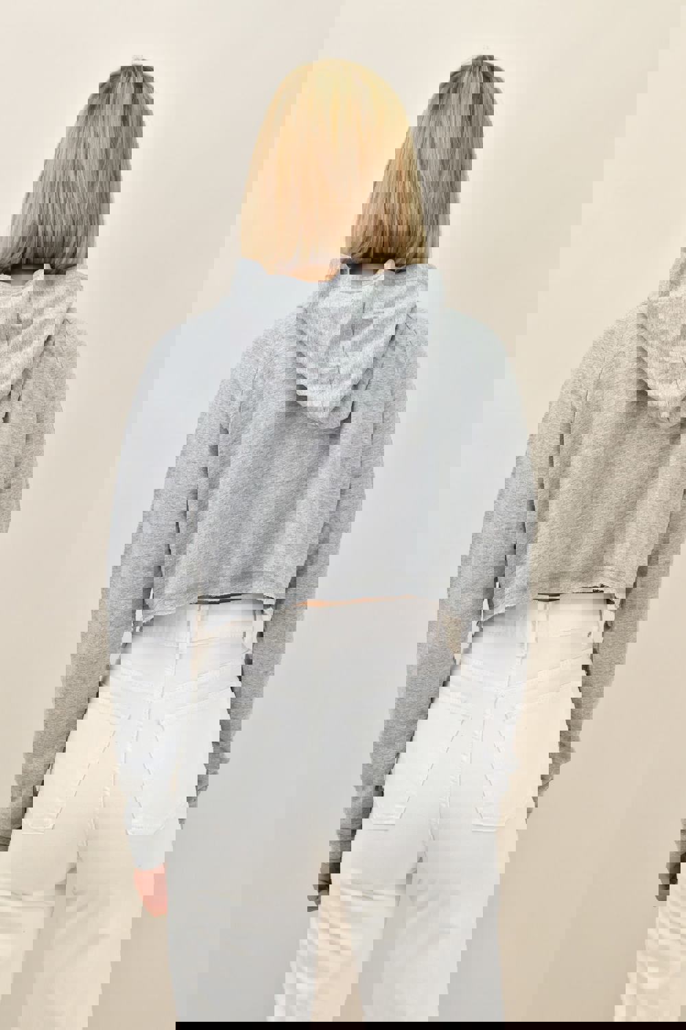 Γυναικείο τοπ φούτερ με κουκούλα Γκρι 11051 φωτογραφία