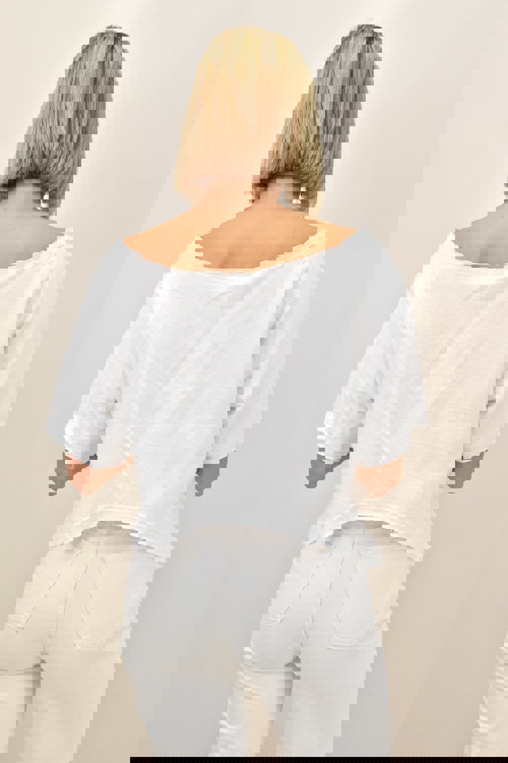 Γυναικεία crop ασύμμετρη μπλούζα φούτερ Λευκό 10950 φωτογραφία