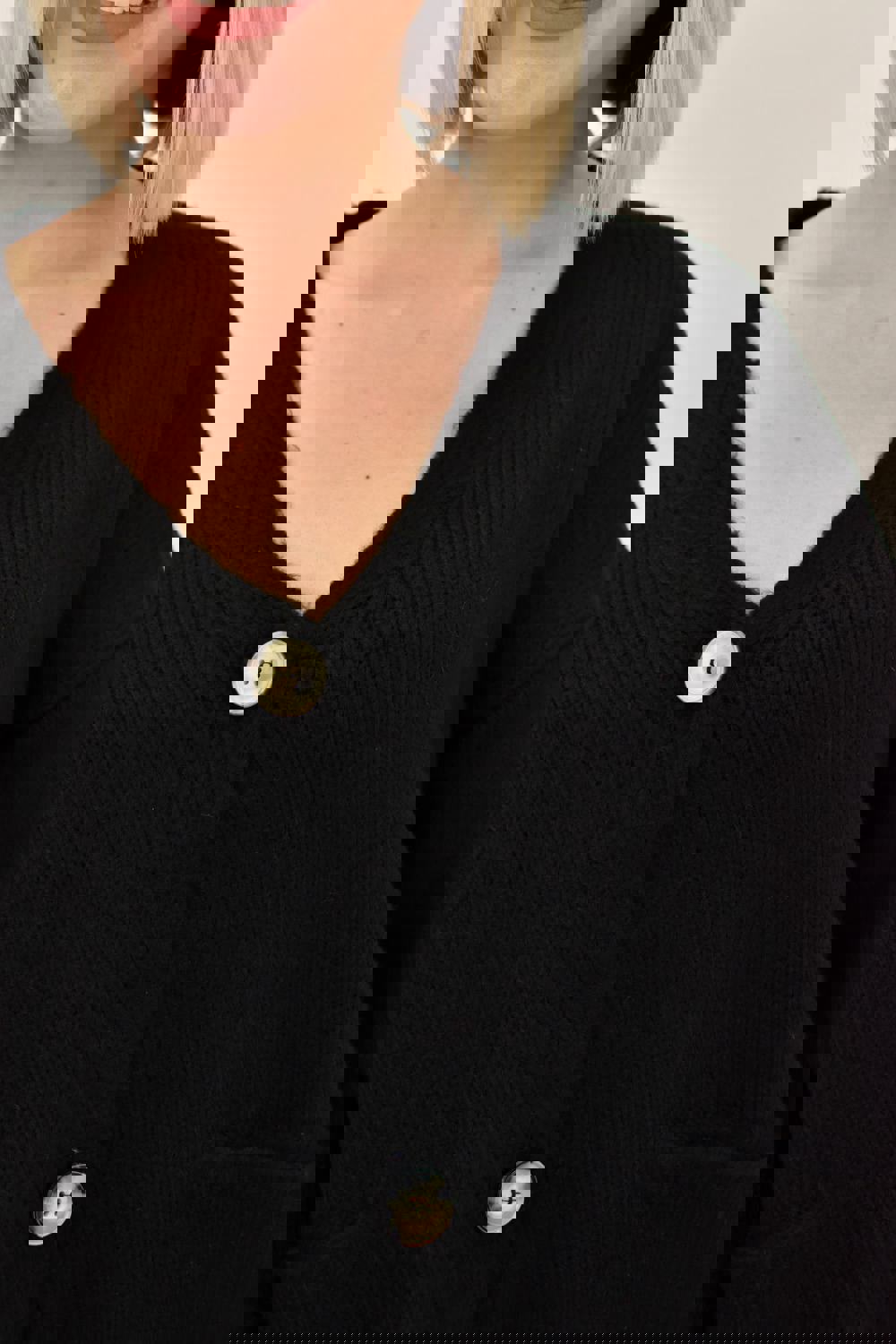 Γυναικεία πλεκτή ζακέτα με τσέπες Μαύρο 18717 φωτογραφία