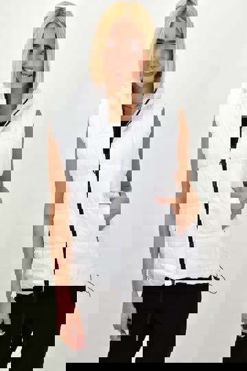  - Γυναικείο αμάνικο καπιτονέ μπουφάν με κουκούλα, φερμουάρ, πλαϊνές τσέπες, λευκό