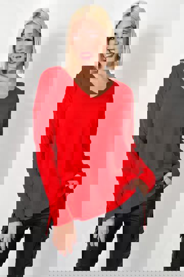  - Κόκκινη γυναικεία πλεκτή μπλούζα oversized, με V λαιμόκοψη. Καθημερινό look