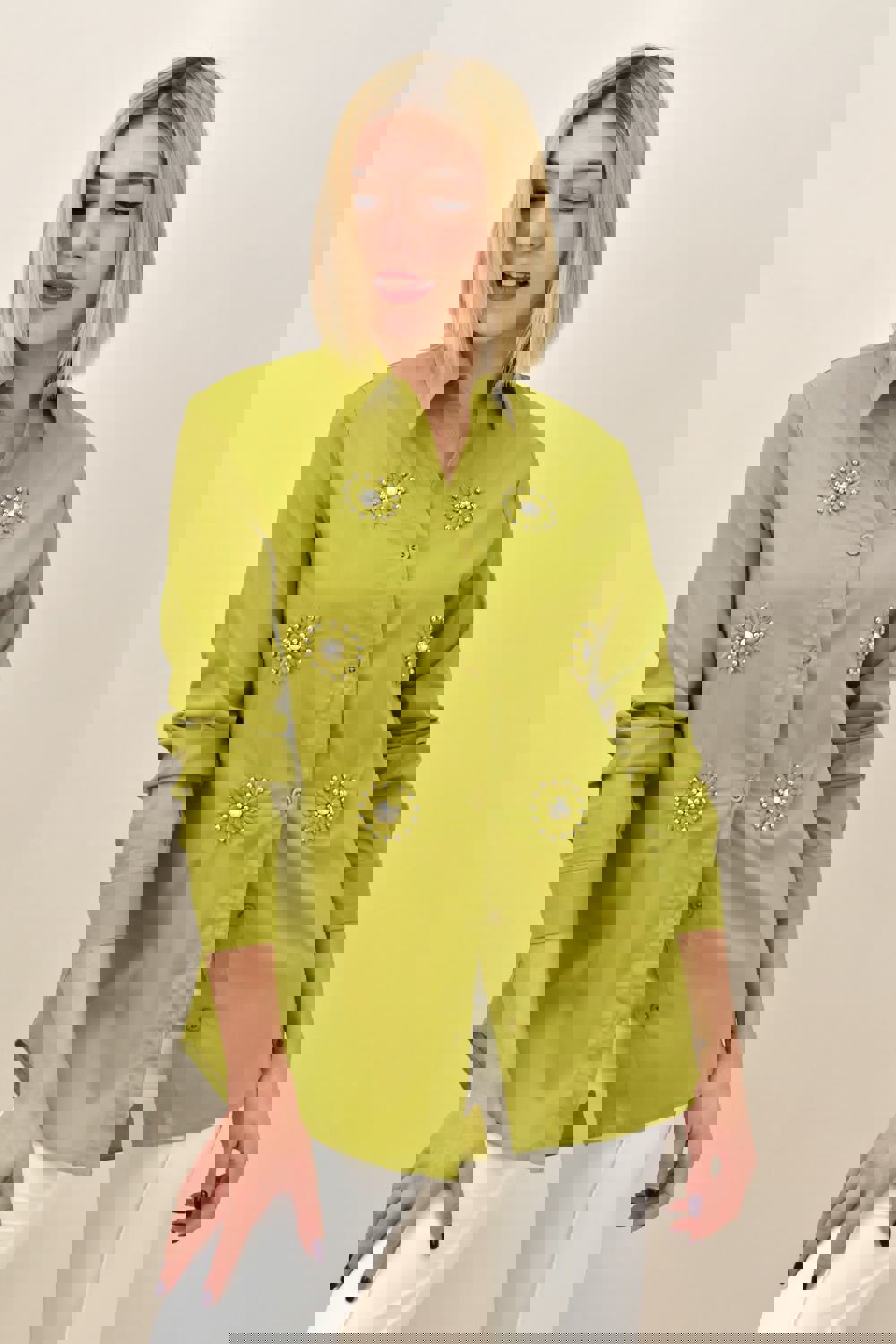 Γυναικείο πουκάμισο με κέντημα Λαχανί 18813 φωτογραφία