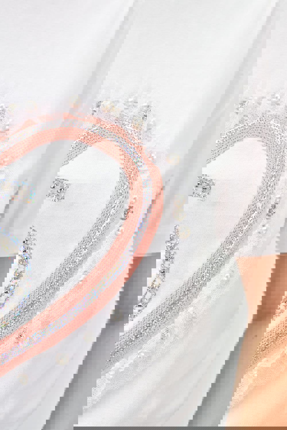 Γυναικείο T-shirt με στρας και σχέδιο καρδιά Λευκό 19373 φωτογραφία