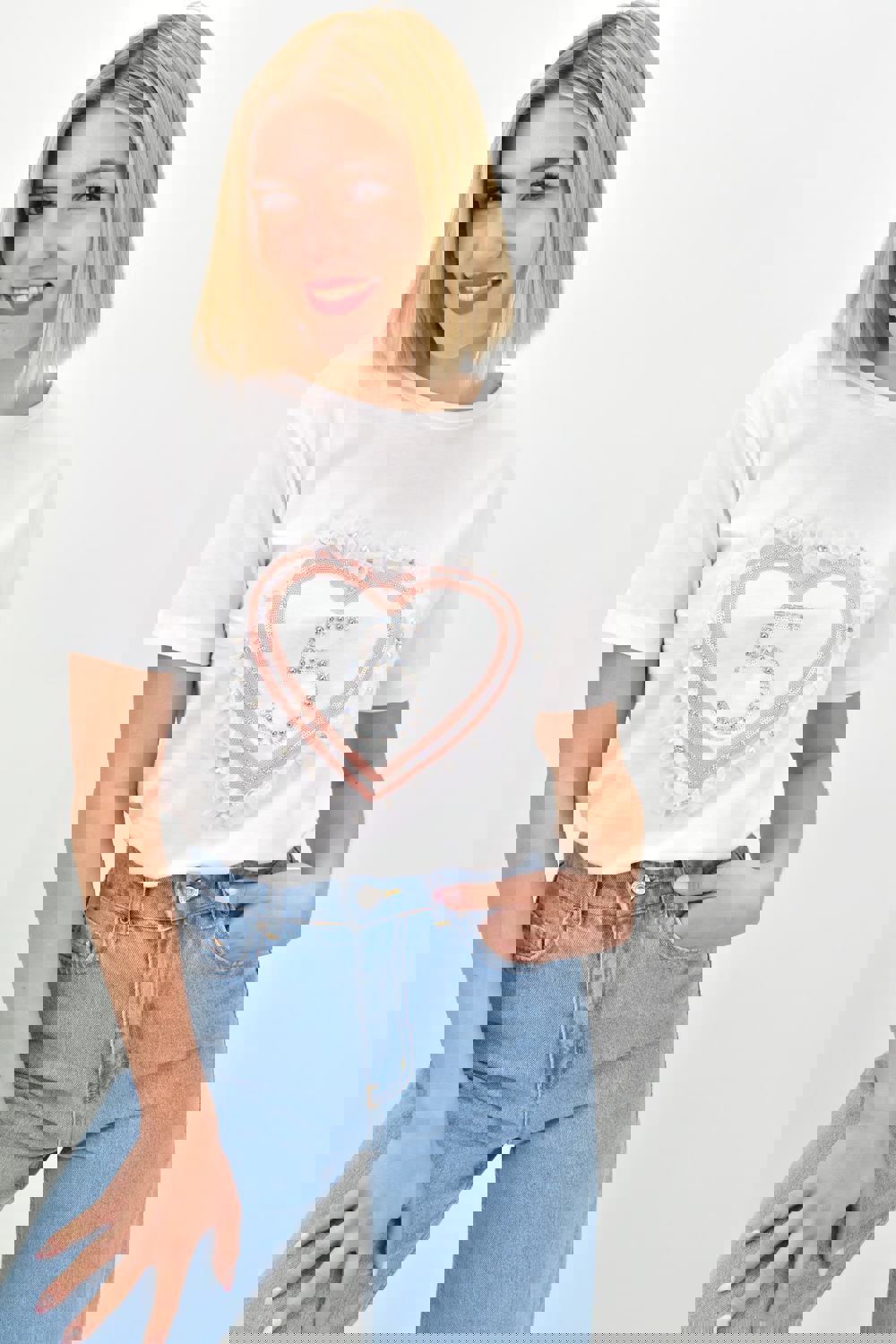 Γυναικείο T-shirt με στρας και σχέδιο καρδιά Λευκό 19373 φωτογραφία