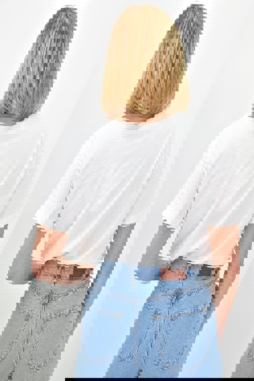 Γυναικείο T-shirt με στρας και σχέδιο καρδιά Λευκό 19373 φωτογραφία