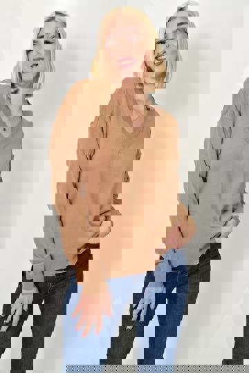  - Γυναικείο μακρύ πλεκτό μπλουζάκι, με V λαιμόκοψη και μακριά μανίκια σε καφέ