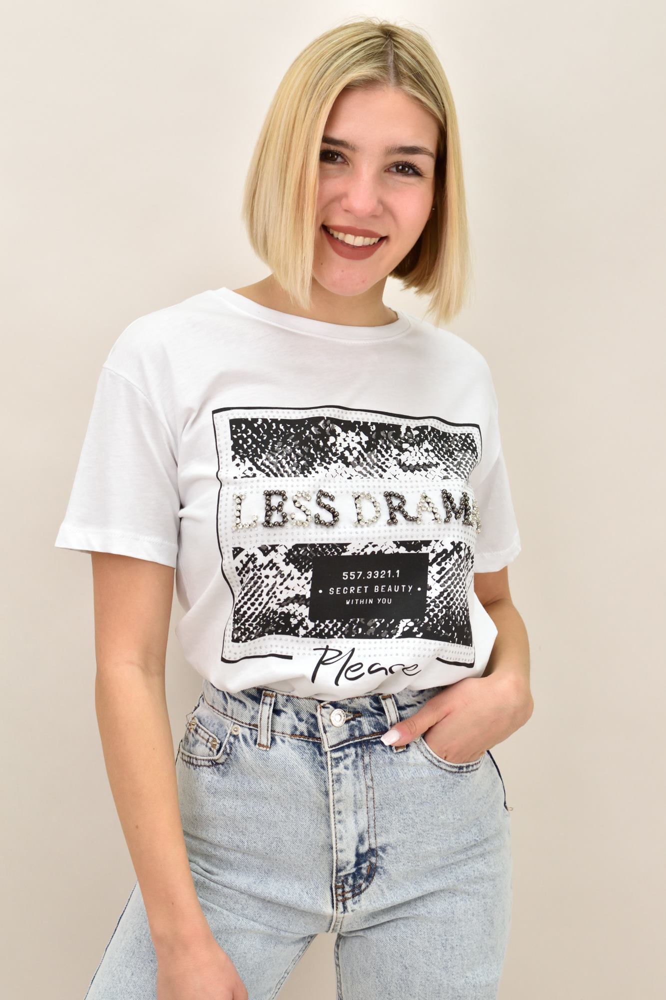 Γυναικείο T-shirt με στρας LESS DRAMA Λευκό 18976