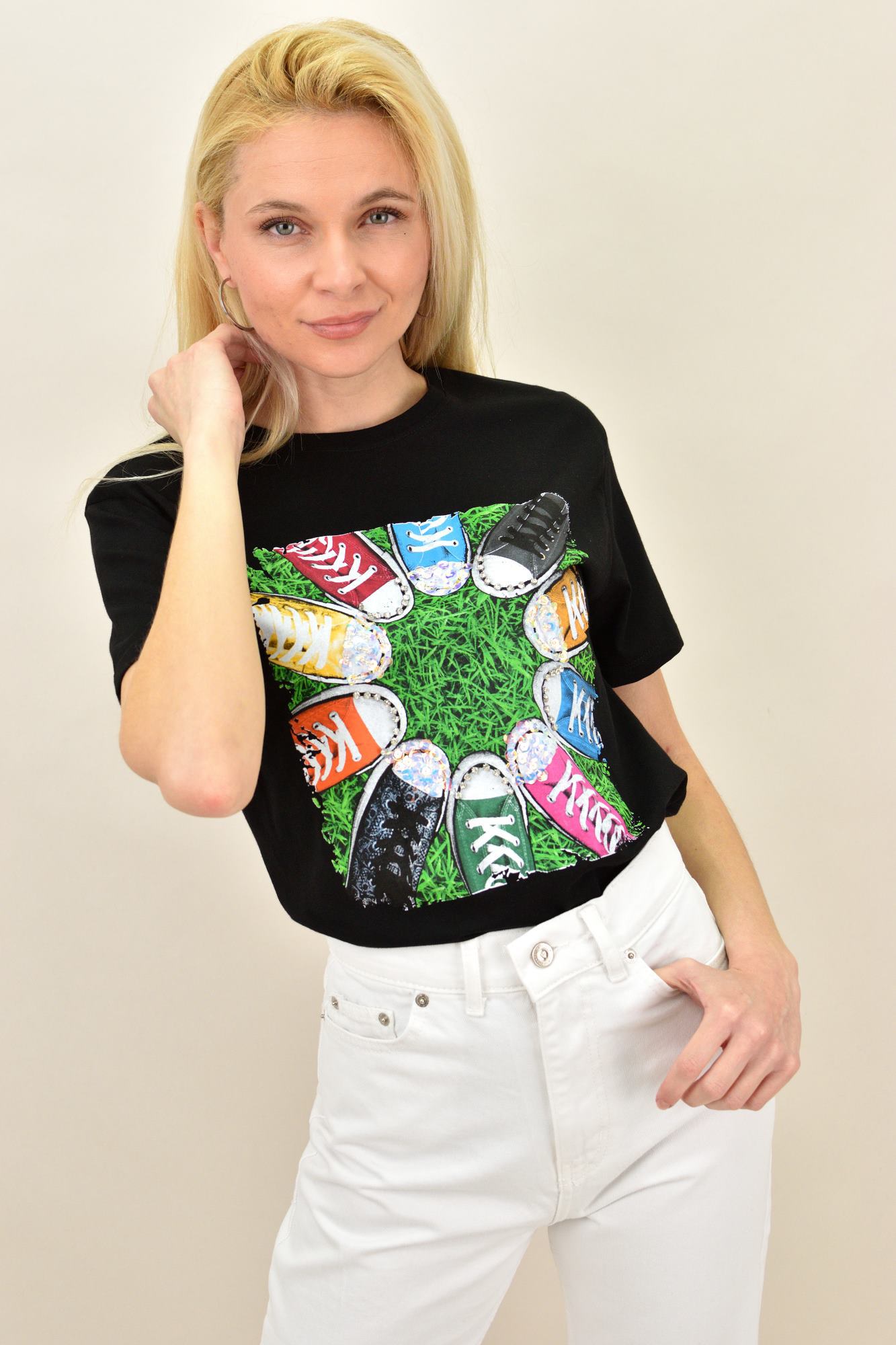 Γυναικείο T-shirt με τύπωμα παπούτσια και στρας Μαύρο 14733