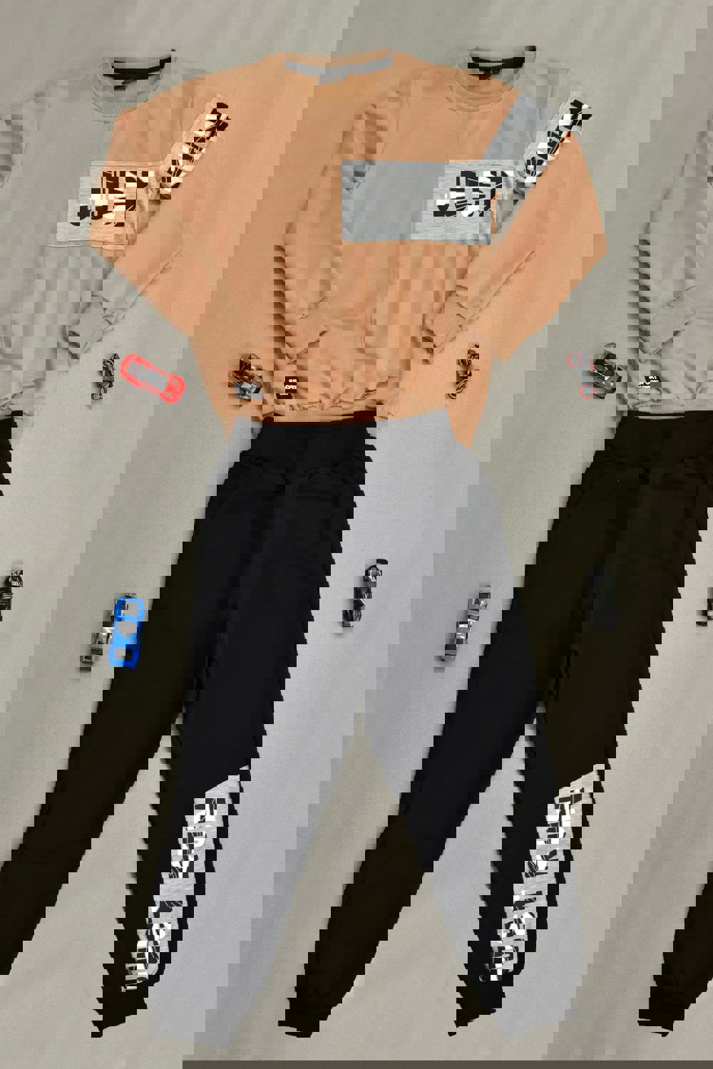 Παιδικό σετ με τύπωμα just run Καφέ 17105 φωτογραφία