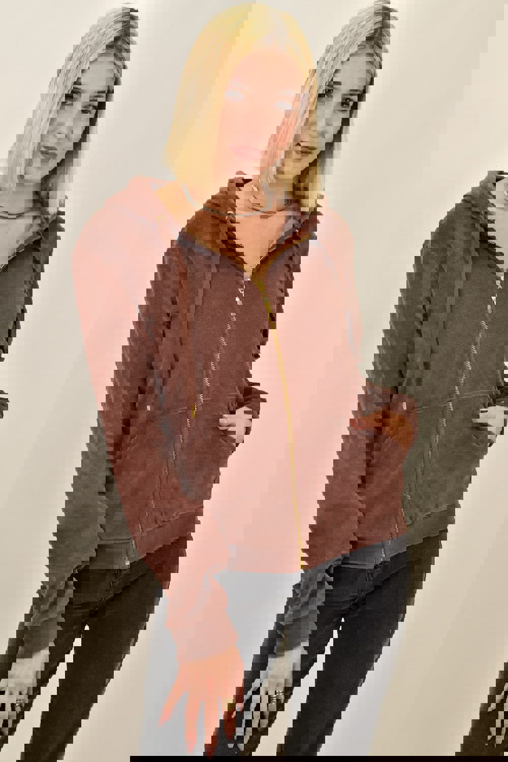 Βελουτέ ζακέτα καφέ Καφέ 18258 φωτογραφία